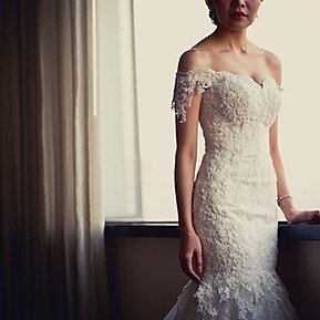 Take-in Side Wedding Dress
